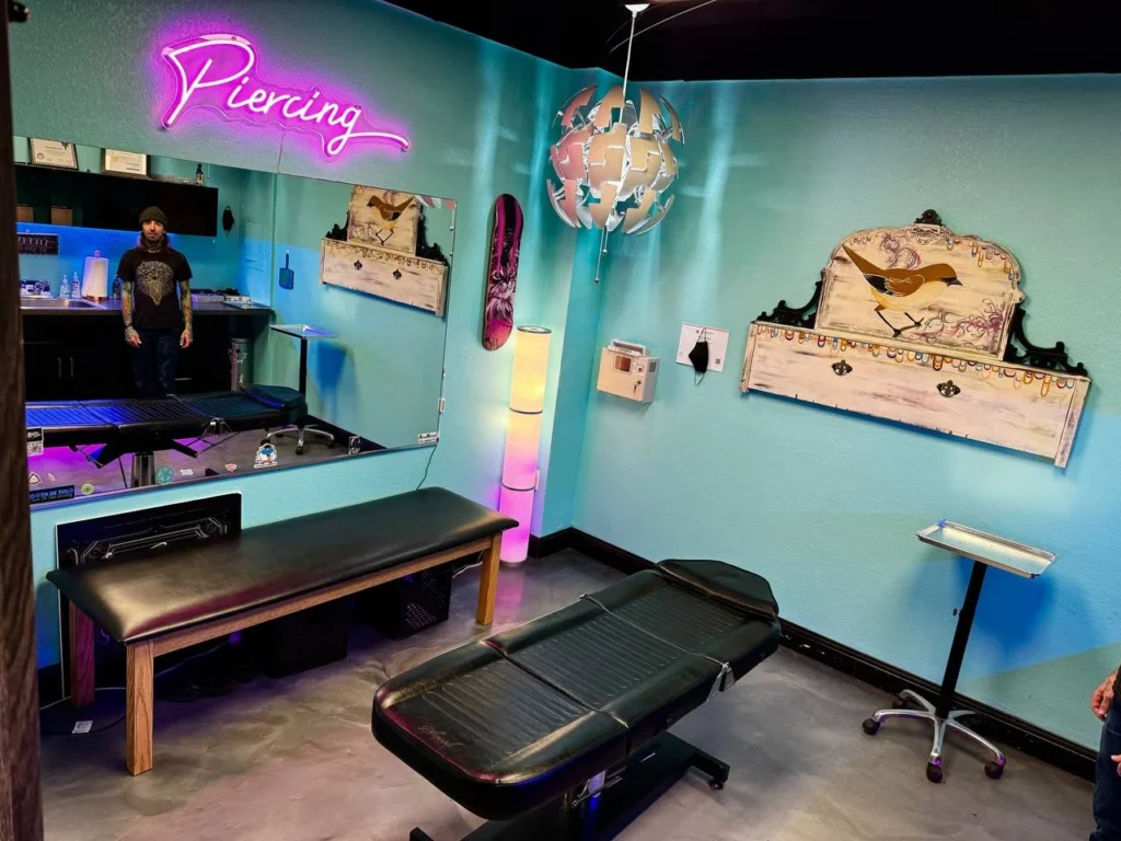 photo - a denver colorado piercing studio for belly button piercings